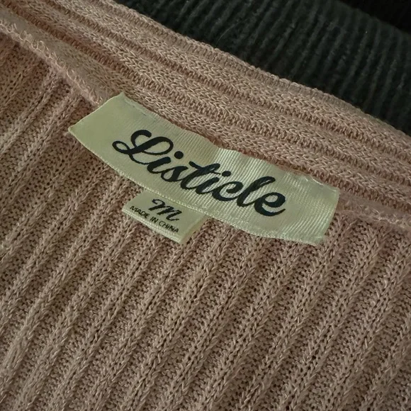 Blush Vibes Only – Your New Go-To Favorite - Picture 5 of 5